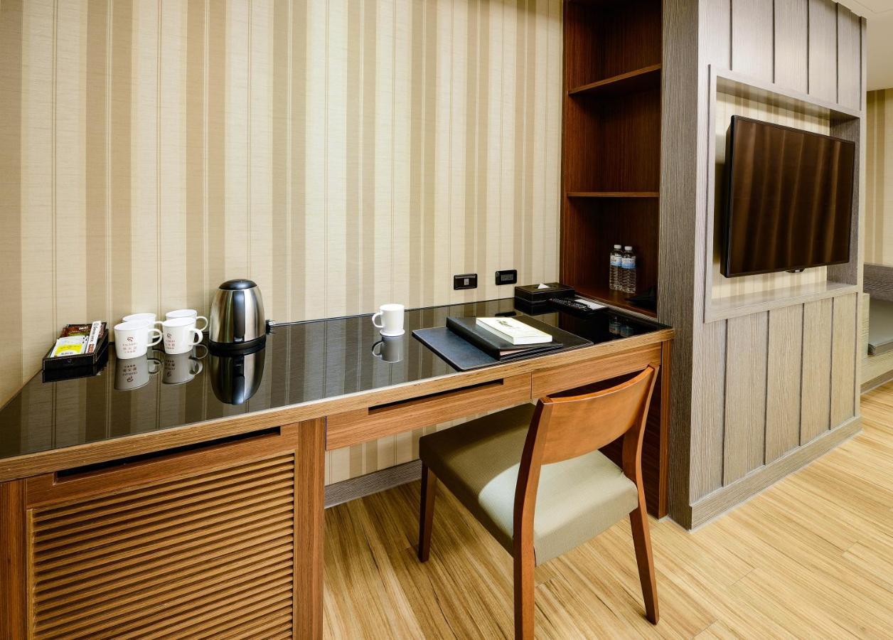 Talmud Hotel Tainan Luaran gambar
