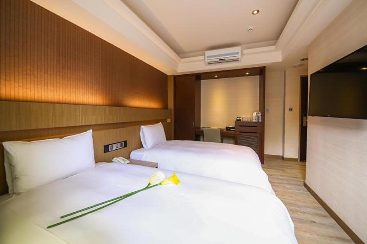 Talmud Hotel Tainan Luaran gambar