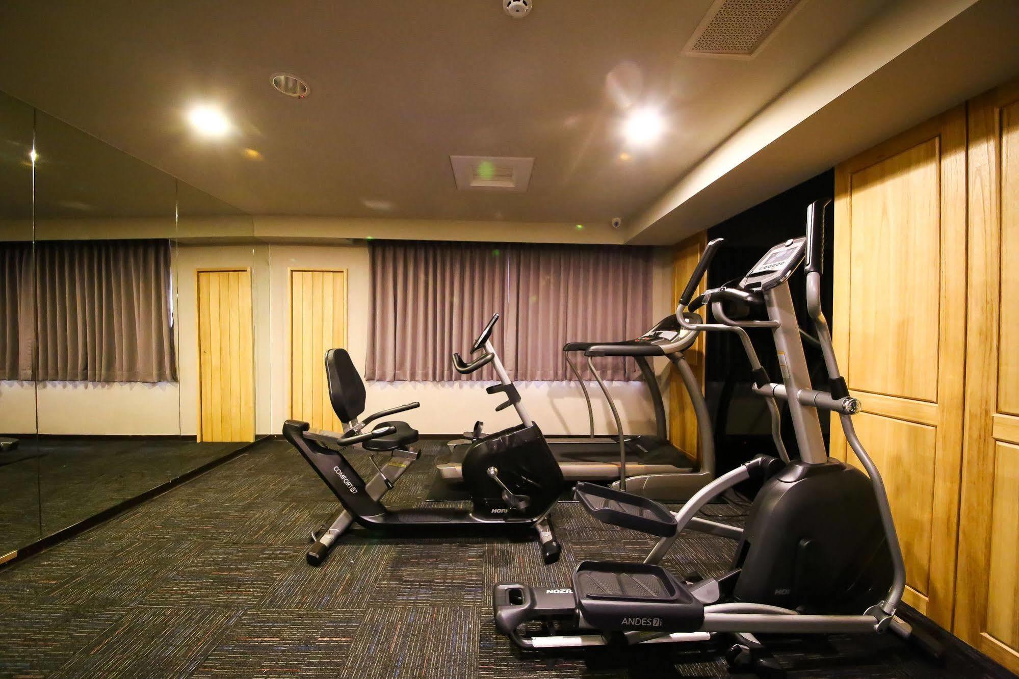Talmud Hotel Tainan Luaran gambar